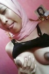 indonesian- jilbaber tudung tayang susu