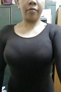 malay- awek tudung tetek padat